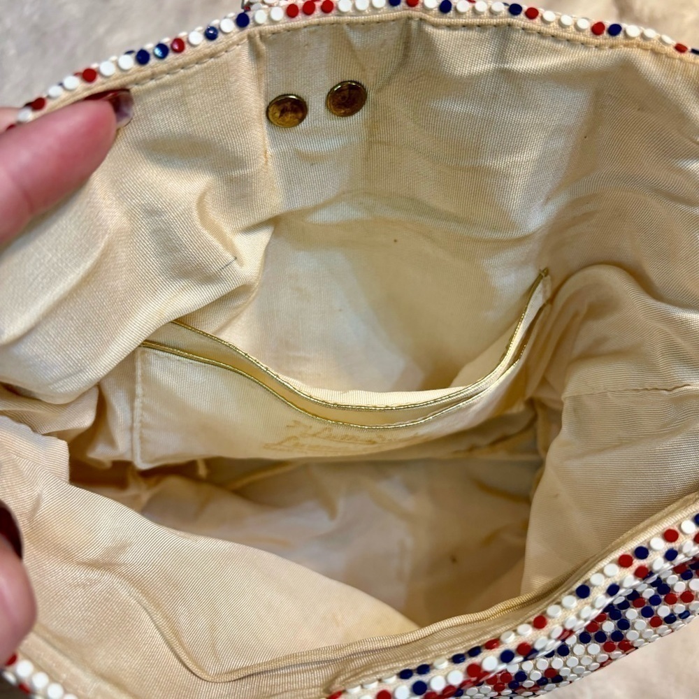 Lumured Vintage Purse Luma Mesh White Red Blue Flat Beaded Bag Bronze Hardware - Picture 9 of 14